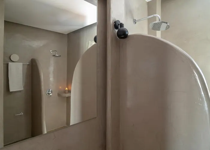 Dolce Kamari (Santorini)